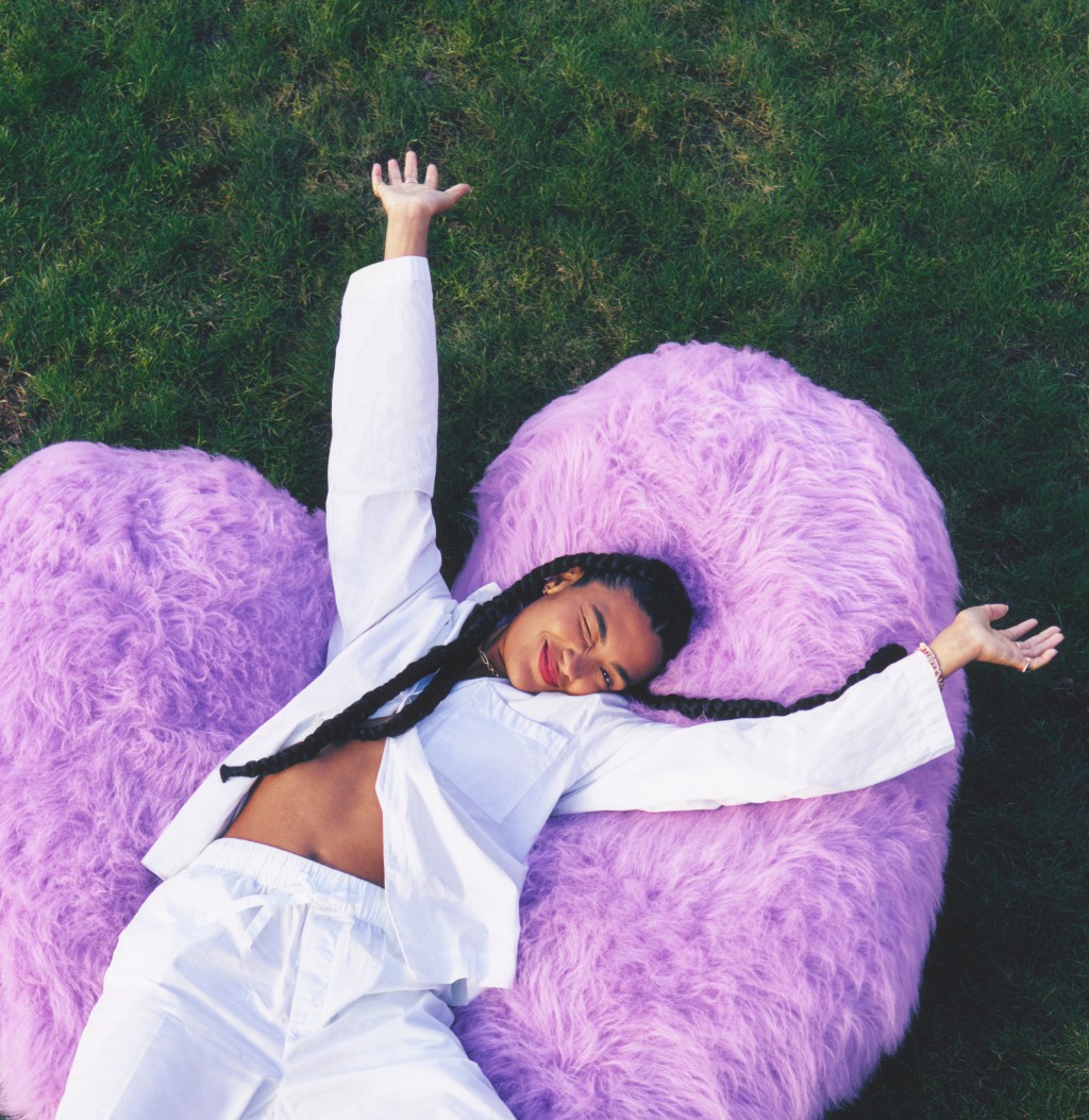 Olivia Dean announces debut album ‘Messy’